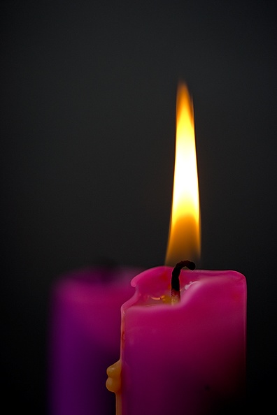 I like the colors of this candle.