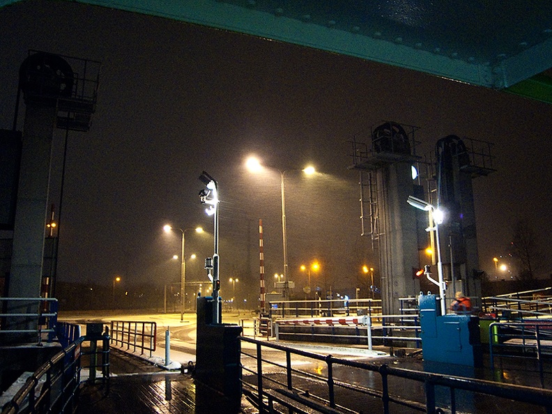 We had the first snow of this winter today. It was cold, snowy and windy on the ferry tonight (8:20 PM).