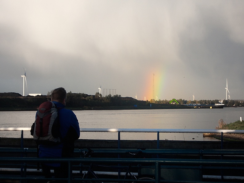 Another ferry shot. A short rainbow, but it fits so well with the large post.