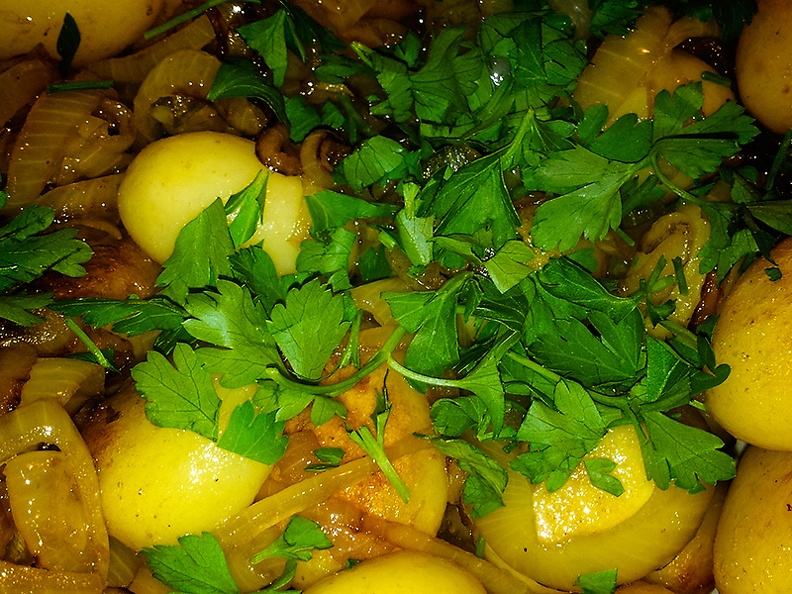 Potatoes, unions and parsley. Nice with some steak!