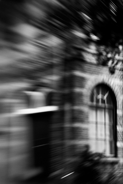 A lensbaby view of a building I often see when making a short walk around lunch time.