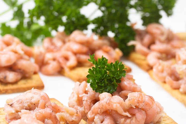 Made a nice snack today. Dutch shrimps, parsley and (not in the photo) some whisky sauce.