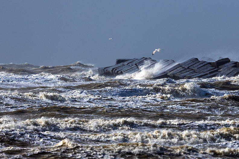 Waves at sea, sandstorm on the IJmuiden beach