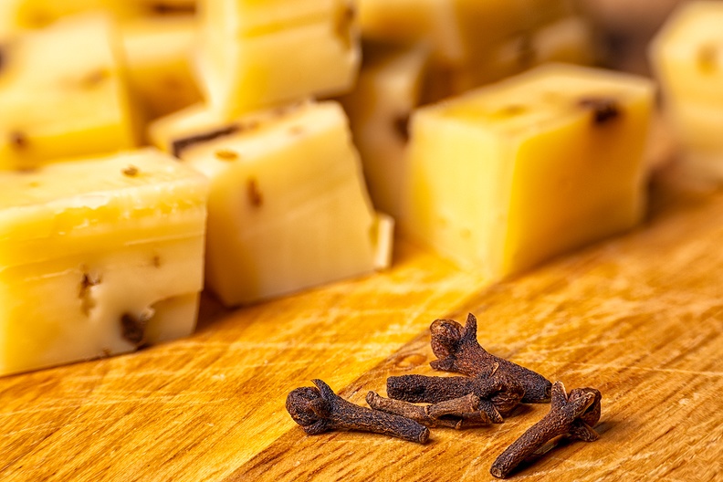 Cloves and clove cheese, a delicious snack, especially with a glass of port