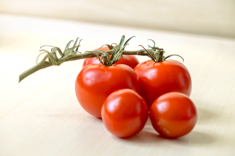 Tomatoes, waiting to be eaten