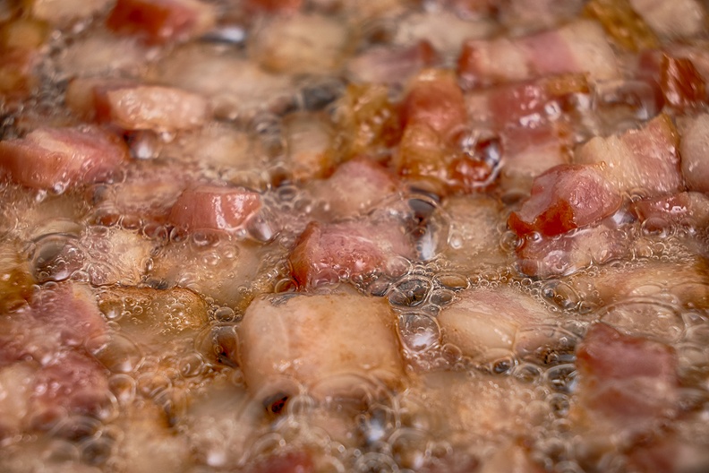A peek in the pan