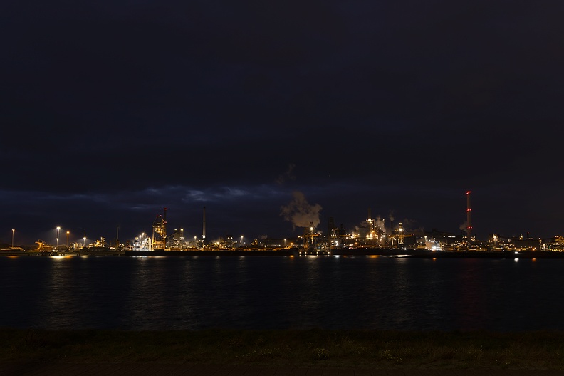 Evening photo near the IJmuiden sea lock