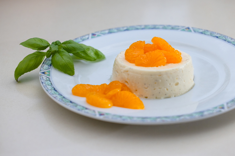 Only one panna cotta survived the Christmas days. Still delicious!