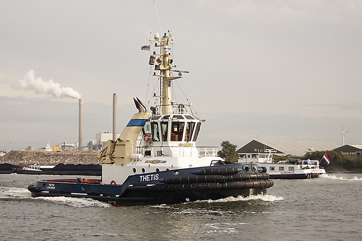A towboat